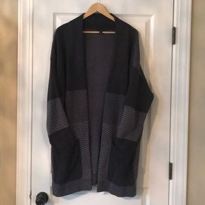 Cozy grey-tone Ann Taylor chevron coatigan